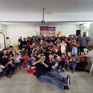 PRANZO CON I BAMBINI DEI CAMPI ROM